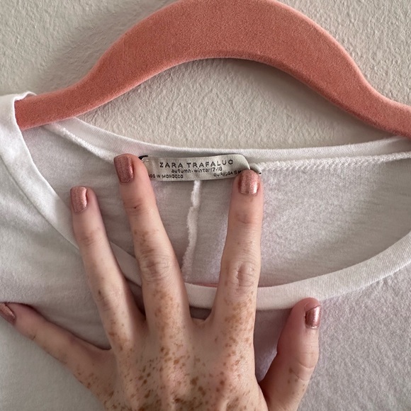 Zara Tee with Exaggerated Flare Sleeves - Picture 3 of 4